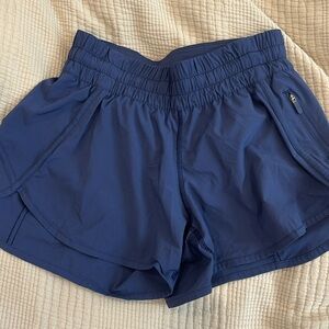 Lululemon - TRACKER Short 4”